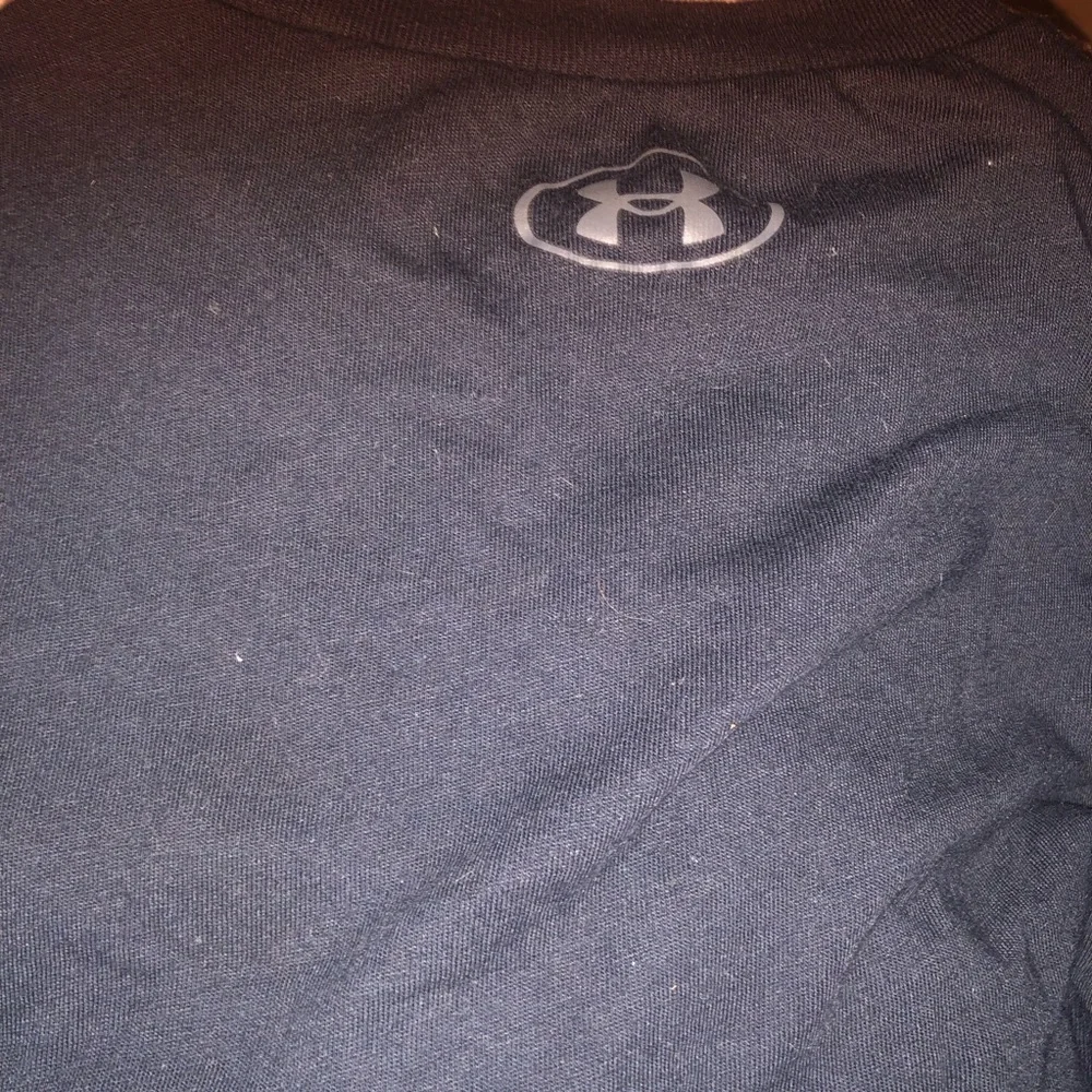 Youth Small Under Armour long sleeve shirt - Picture 5 of 6